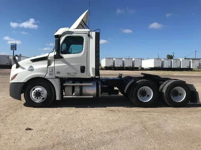 2018 Freightliner T12664ST