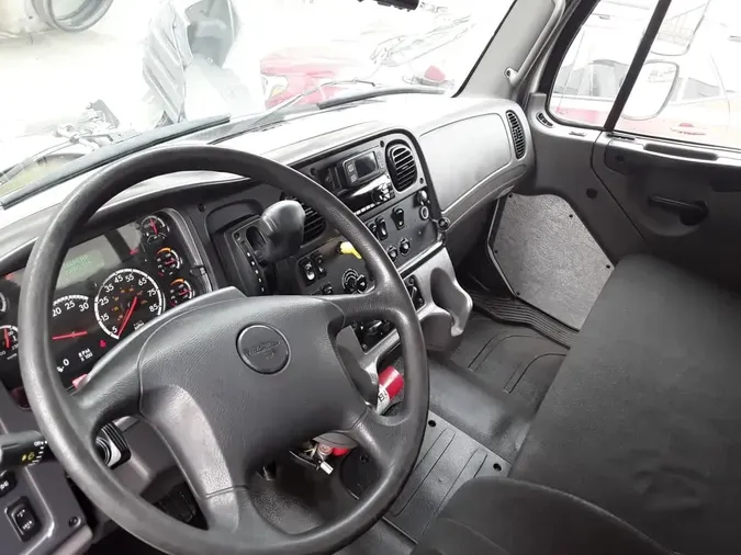 2019 FREIGHTLINER/MERCEDES M2 106