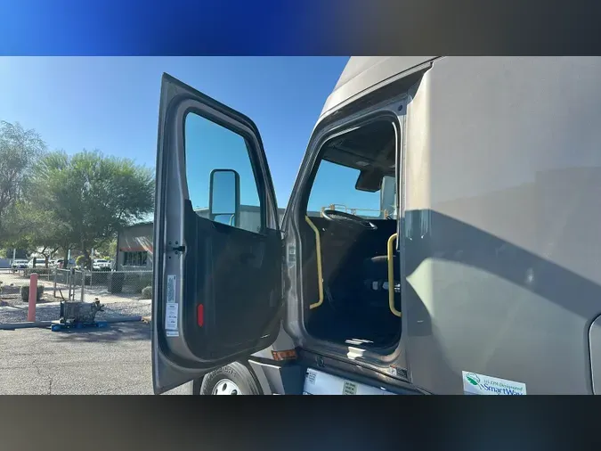 2024 Freightliner Cascadia 126
