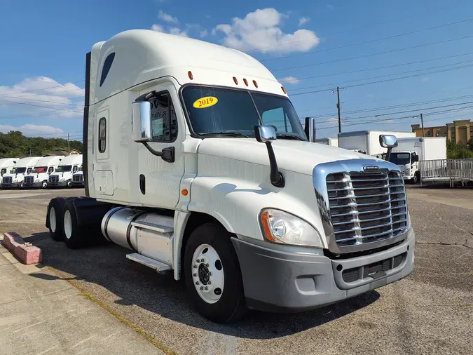 2019 FREIGHTLINER/MERCEDES CASCADIA 125