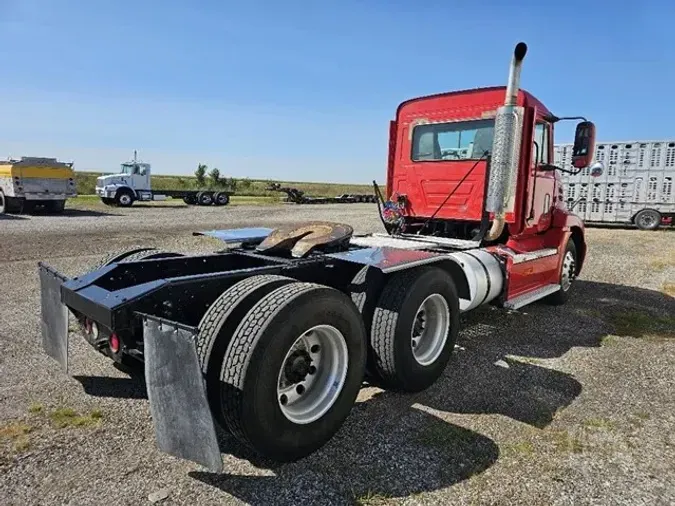 2001 MACK VISION CX613