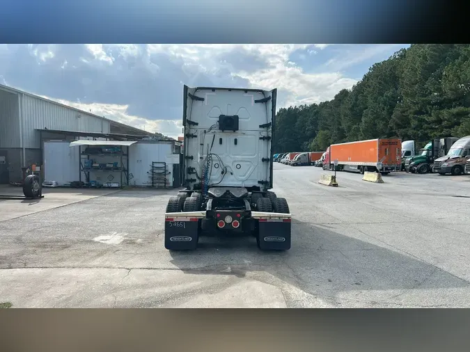 2022 Freightliner Cascadia 126
