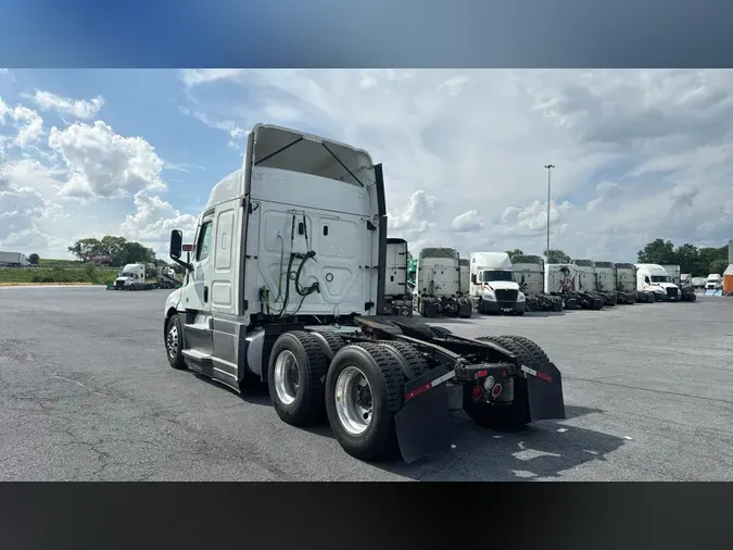 2022 Freightliner Cascadia 126e61d6af00487bc2fa0c09b56cf399bbf