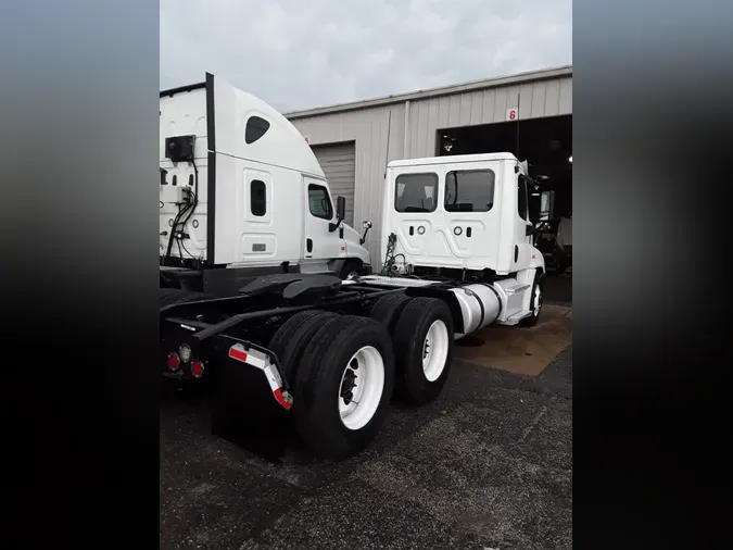 2019 FREIGHTLINER CASCADIA 125
