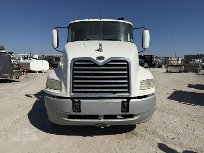 2004 MACK VISION CX613