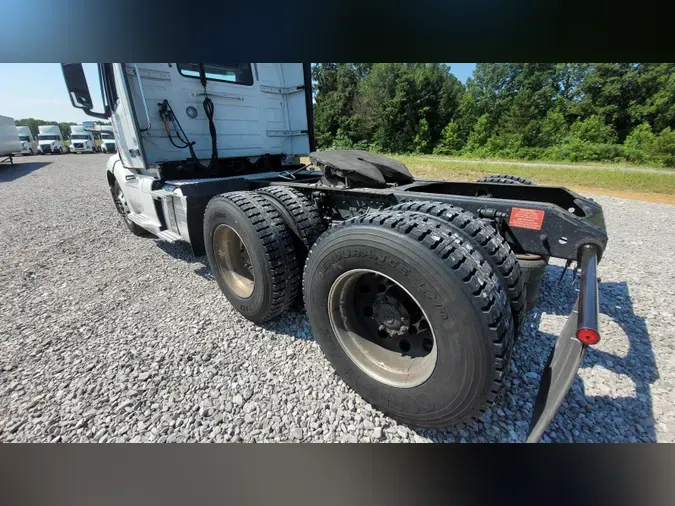 2018 Volvo VNL300