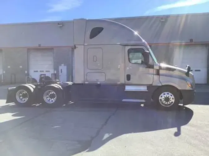 2020 Freightliner Cascadia