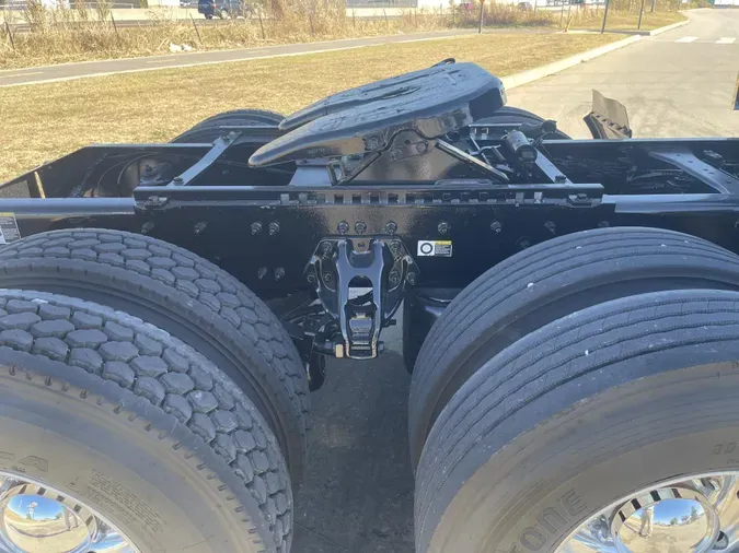 2023 Peterbilt 389e62cfc670a5d4cd3e4c2d50016980f34