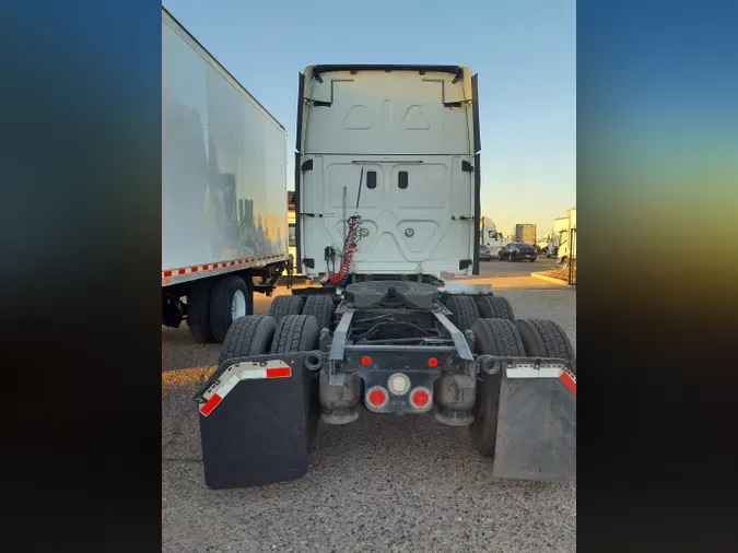 2017 FREIGHTLINER/MERCEDES CASCADIA 125