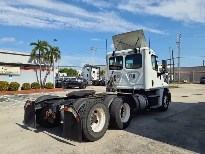 2019 FREIGHTLINER/MERCEDES CASCADIA 125e62e789da8915bb686e1007060750b59