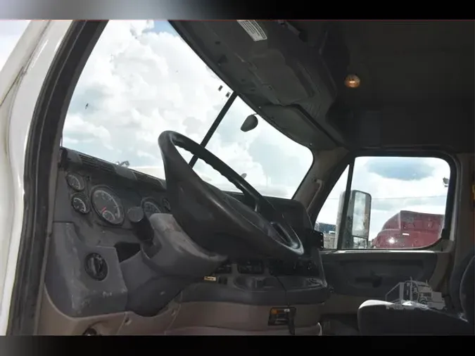 2016 FREIGHTLINER CASCADIA 113