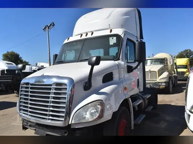 2015 FREIGHTLINER CASCADIA 113