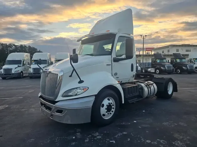 2019 NAVISTAR INTERNATIONAL RH613 DAYCAB S/Ae635edf1a5c4be528766bf8458517392