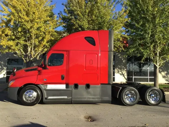 2021 FREIGHTLINER CASCADIA