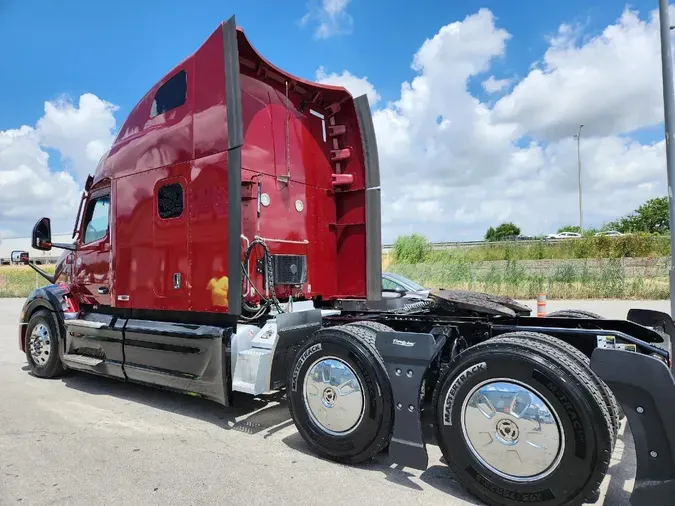 2022 PETERBILT 579