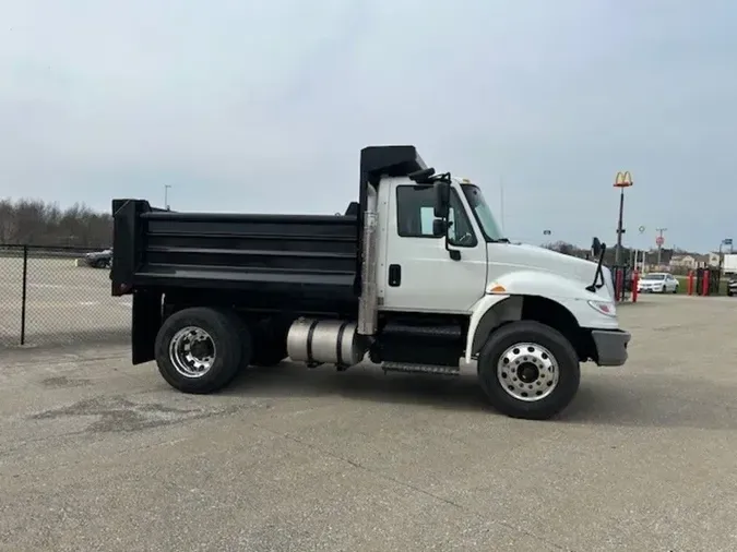 2018 International MV Series Day Cab