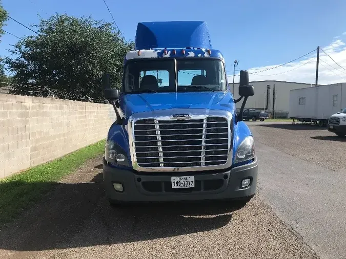 2017 Freightliner X12564ST