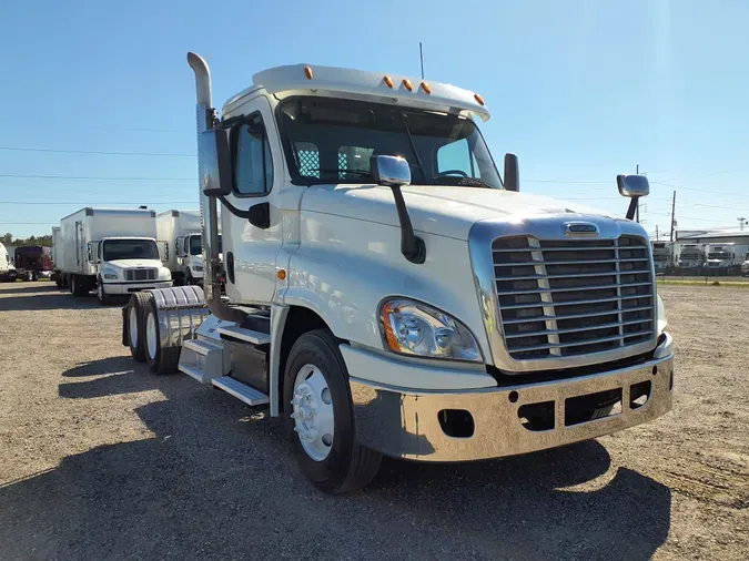 2016 FREIGHTLINER/MERCEDES CASCADIA 125