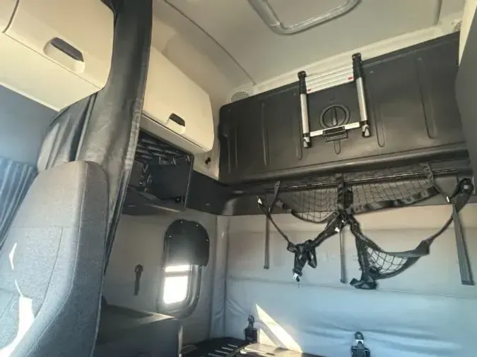 2020 Freightliner New Cascadia 126