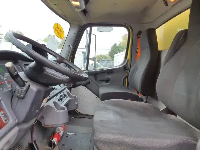 2016 FREIGHTLINER/MERCEDES M2 106