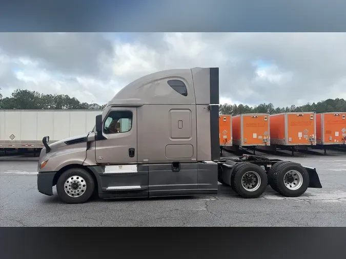 2022 Freightliner Cascadia 126e64b683896ab09ee2f84d4f4b41c725d