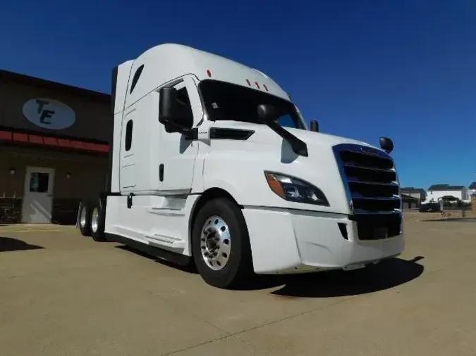 2021 Freightliner New Cascadia 126e64bd7688c063cbb939a1da1d99109a8
