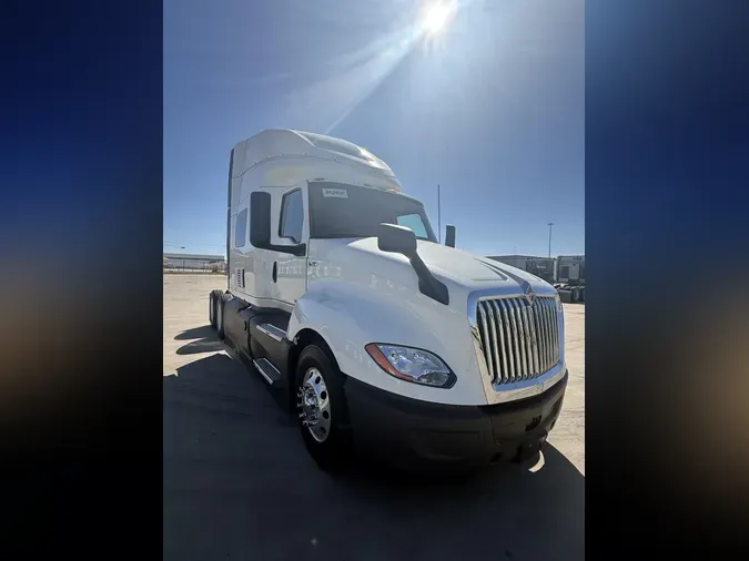 2022 International LT625