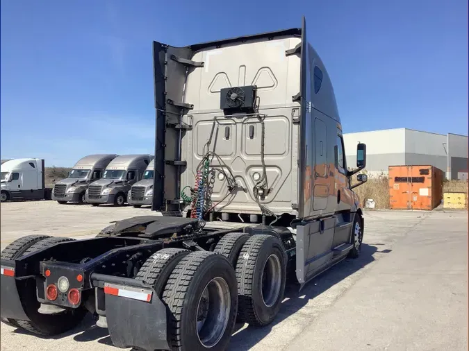 2020 Freightliner Cascadia