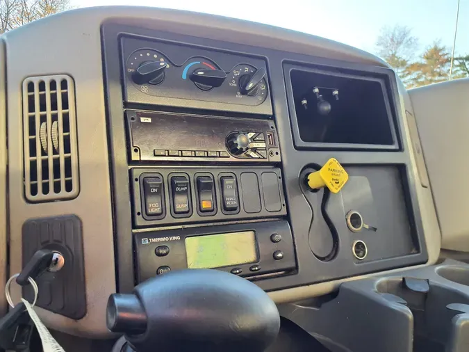 2017 NAVISTAR INTERNATIONAL 4300