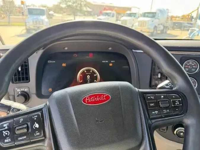 2023 Peterbilt 567