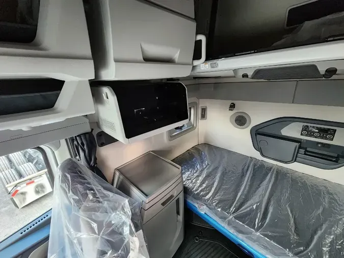 2026 VOLVO VNL64T860e65bc92bed0362341cc289cc5f7b2ae3