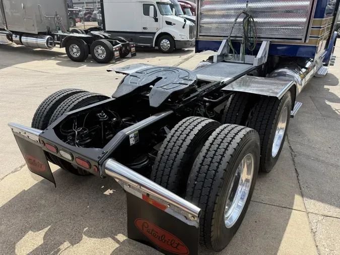 2022 Peterbilt 389