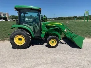 2015 John Deere 3046R
