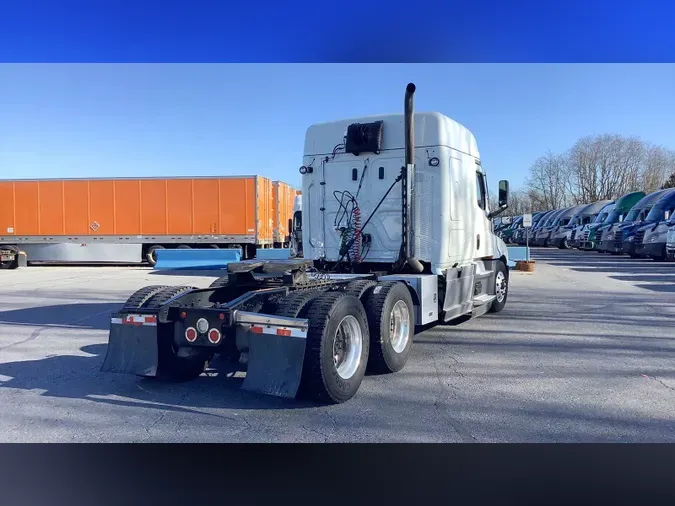 2021 Freightliner Cascadia 126