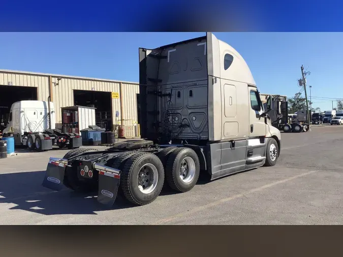 2023 Freightliner Cascadia