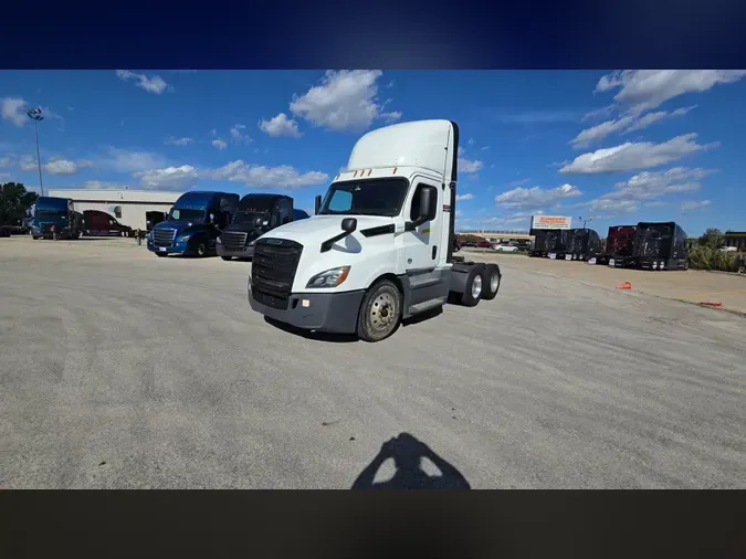 2020 Freightliner Cascadia 126