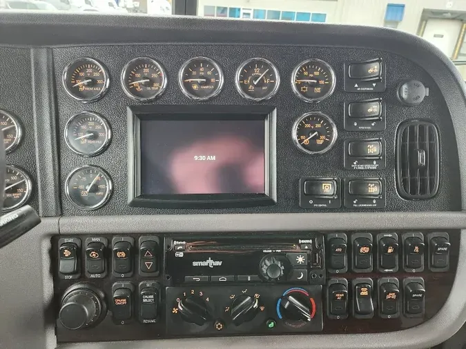 2022 PETERBILT 389