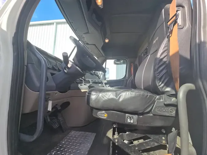 2019 FREIGHTLINER/MERCEDES CASCADIA 125e6704def6e4cdeecb4a5d6f89a86dafd