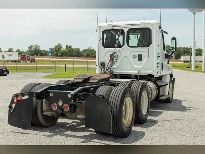 2015 FREIGHTLINER CASCADIA 113