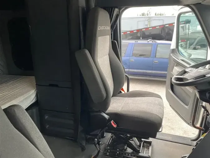 2023 FREIGHTLINER CA126