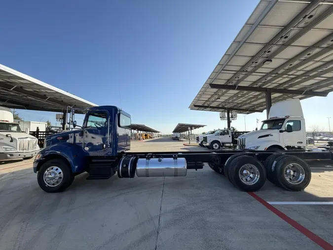 2021 Peterbilt 348