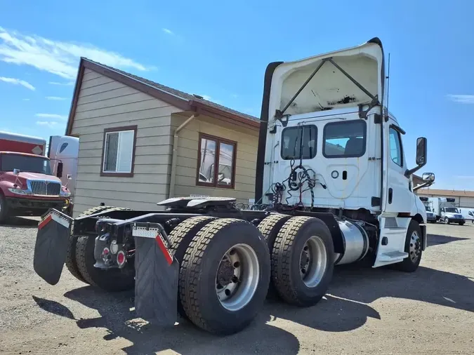 2020 FREIGHTLINER/MERCEDES NEW CASCADIA 116