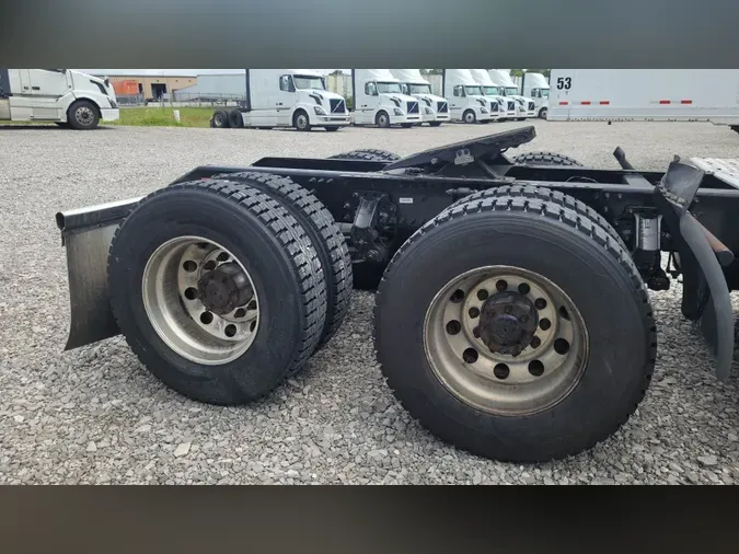 2019 Volvo VNL300