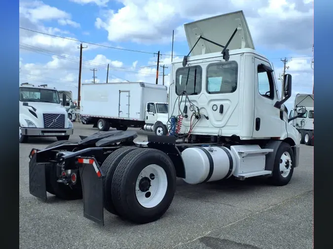 2020 FREIGHTLINER/MERCEDES NEW CASCADIA 116