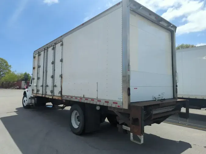 2018 FREIGHTLINER M2 106