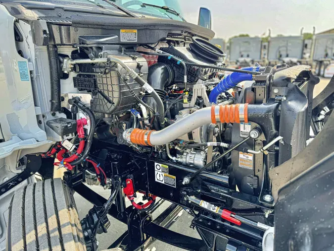 2025 KENWORTH T280