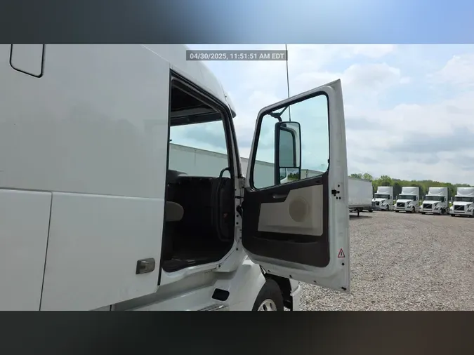 2018 Volvo VNL 740