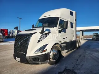 2025 VOLVO VNL64T860