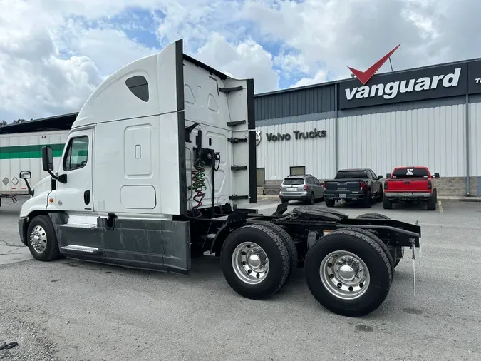 2019 Freightliner CASCADIA 125