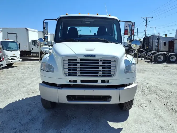 2016 FREIGHTLINER/MERCEDES M2 106